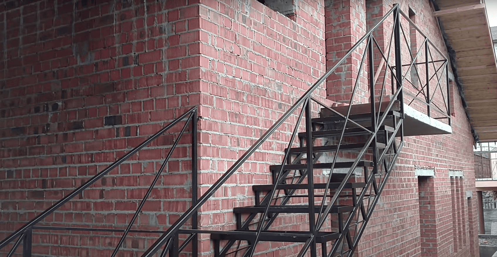 Металлические лестницы для производственных зданий